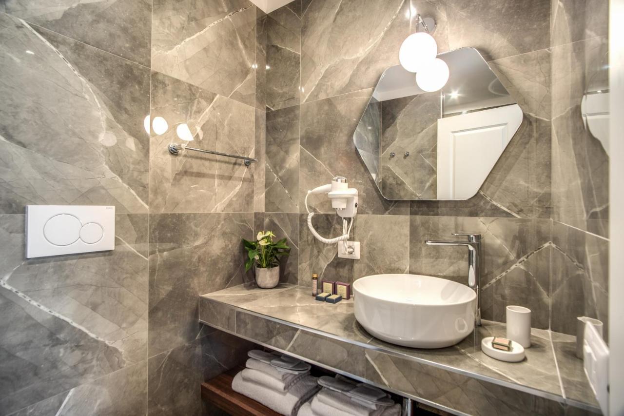 Tree Charme Augusto Luxury Roma